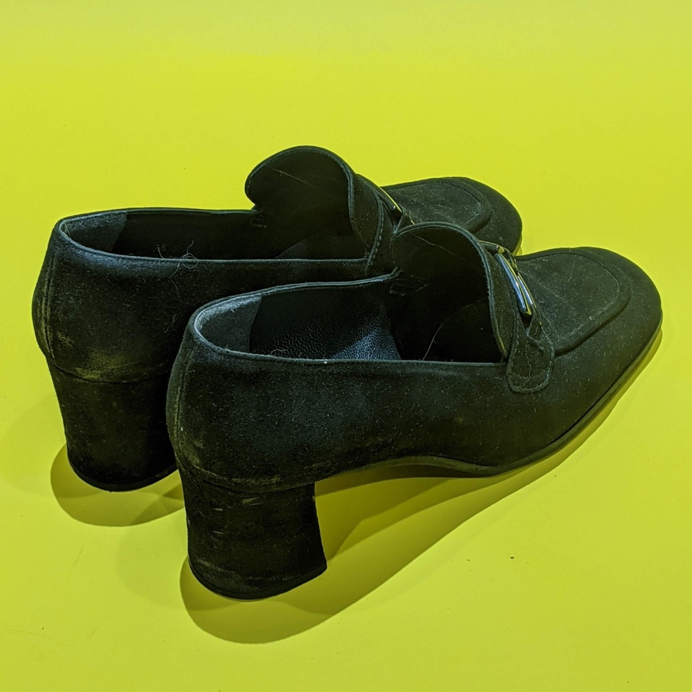 Stuart Weitzman Heels Black Suede 2in Heel - Picture 4 of 6